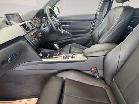 2015 BMW 3 Series - thumbnail 17