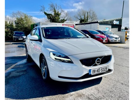 2019 Volvo V40 - thumbnail 1
