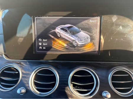 2017 Mercedes-Benz E Class E220 D AMG LINE AUTO €21,995 thumbnail