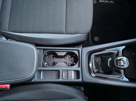 2024 Skoda Octavia Selection 2.0TDI 115HP €31,995 thumbnail