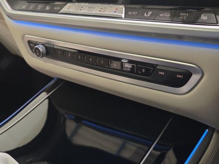 2022 BMW X5 xDrive45e M Sport €65,950 thumbnail