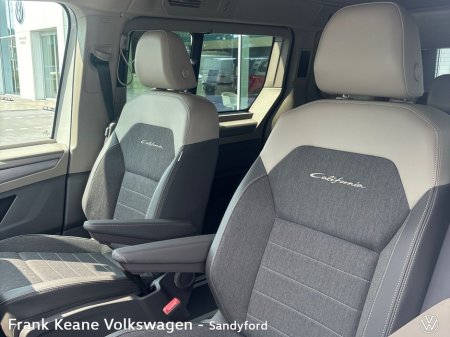 2025 Volkswagen California OCEAN AUTO 2.0TDI 150BHP *INCOMING STOCK* *FOLDING TRAILER HITCH* *HALMSTED ALLOYS* *ELECTRIC POP-UP ROOF* *REAR VIEW CAMERA* *FRONT AND REAR PARKING SENSORS* €96,659