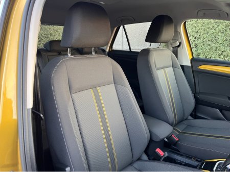 2020 Volkswagen T-Roc STYLE DESIGN AUTOMATIC 2.0 DIESEL //LOW MILES//REVERSE CAMERA//KEYLESS ENTRY//ADAPTIVE CRUISE CONTROL//BLIND SPOT WARNING// €23,950 thumbnail