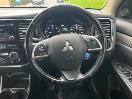 2015 Mitsubishi Outlander 2.2 DI-D 150PS 6MT 4WD 7-Seater Intense €11,950 thumbnail