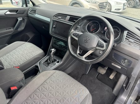 2021 Volkswagen Tiguan - thumbnail 6