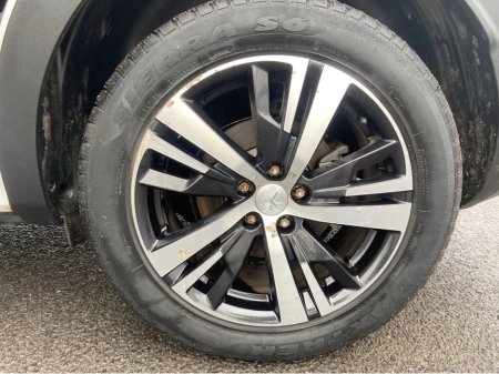 2019 Peugeot 3008 ALLURE 1.5 BLUE HDI 130 6 6.2 4DR €17,995 thumbnail