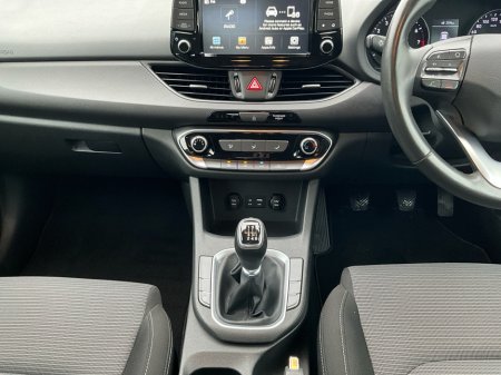 2019 Hyundai i30 I 30 DELUXE 1.0 TURBO 5DR €16,900 thumbnail