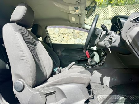2013 Ford Fiesta - thumbnail 13