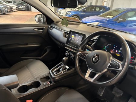 2022 Renault Arkana E-TECH ICONIC HYBRID 14 145 AUTO €19,999 thumbnail