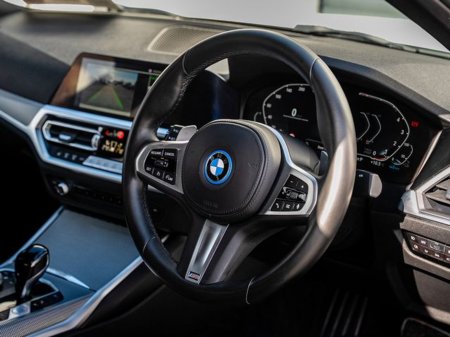 2022 BMW 3 Series - thumbnail 9