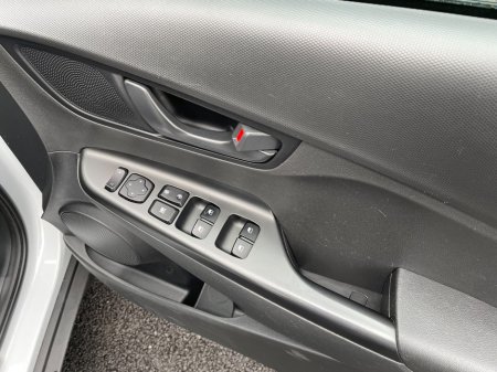 2020 Hyundai Kona - thumbnail 16