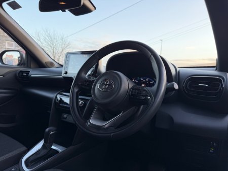 2023 Toyota Yaris Cross - thumbnail 5