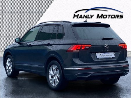 2021 Volkswagen Tiguan LIFE 2.0 TDI MANUAL 6SPEED FWD 122BHP 5 €24,450 thumbnail