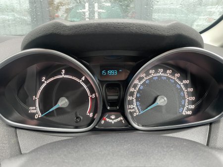 2015 Ford Fiesta - thumbnail 11