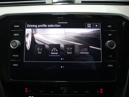 2021 Volkswagen Passat *123* GTE S-A DSG €23,995 thumbnail