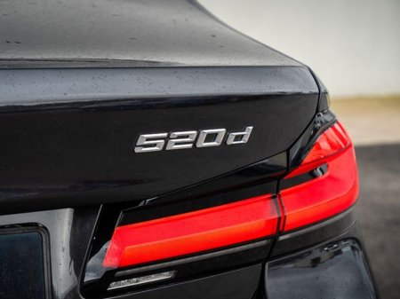 2022 BMW 5 Series - thumbnail 6