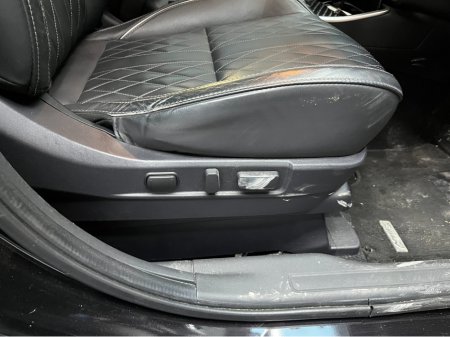 2019 Mitsubishi Outlander €21950 2019 MITSUBISHI OUTLANDER PHEV G PREMIUM 2.4 AUTOMATIC / CRUISE CONTROL / REVERSE CAMERA / ELECTRIC HEATED SEATS / HEATED STEERING WHEEL €21,950 thumbnail