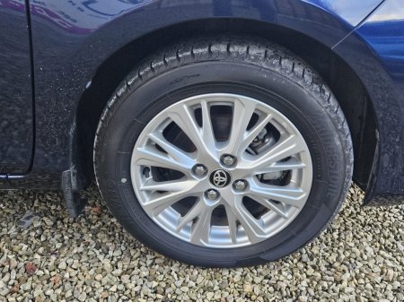 2017 Toyota Vitz - thumbnail 17