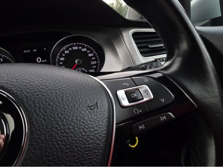 2015 Volkswagen Golf 1.2 TSI COMFORTLINE - REVERSE CAMERA - MULTIFUNCTION STEERINE WHEEL ALLOYS LOW TAX BAND €12,950 thumbnail