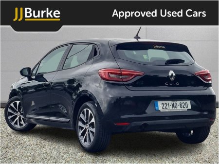 2022 Renault Clio Iconic TCe 90 €15,950