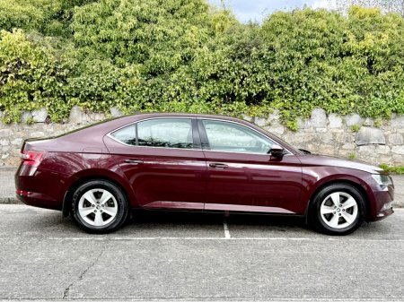 2016 Skoda Superb - view 4