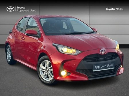 2024 Toyota Yaris YARIS HYBRID 1.5 LUNA €25,444 thumbnail