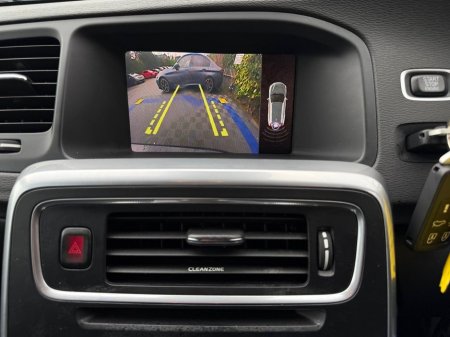 2017 Volvo V60 D4 CLASSIC 2.0 D // SERVICE HISTORY // REVERSE CAMERA // DIGITAL CLUSTER €19,900 thumbnail