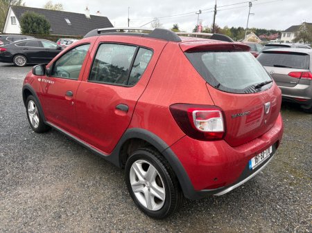 2016 Dacia Sandero Stepway - view 4