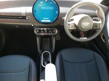 2025 MINI Hatch E Sport Level 2 €31,995