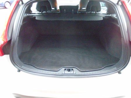 2017 Volvo V60 2.0 D D4 R-DESIGN NAV 190BHP 5DR €16,950 thumbnail