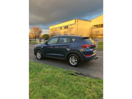 2017 Hyundai Tucson IX35 1.7 COMFORT 5DR €15,950 thumbnail