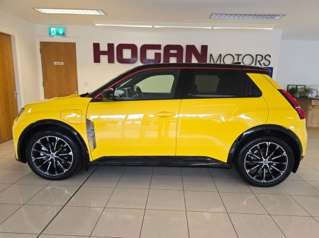 2025 Renault 5 Iconic Five 52kWh 150BHP * Best Range & Spec * thumbnail