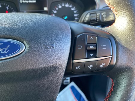 2020 Ford Focus - thumbnail 12