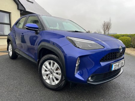 2023 Toyota Yaris Cross 1.5 Hybrid CVT Luna €22,950 thumbnail