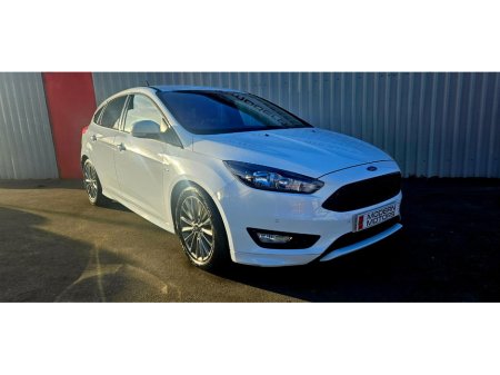 2018 Ford Focus - thumbnail 3