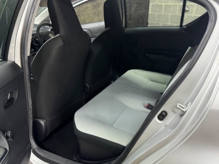 2019 Toyota Aqua - thumbnail 12