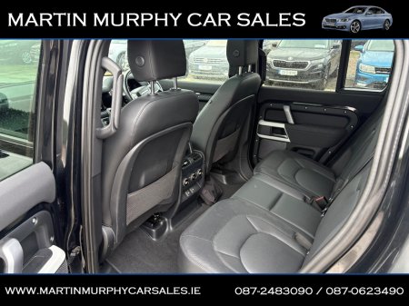 2023 Land Rover Defender 110 3.0 D250 X-DYNAMIC 7 SEATS €89,950 thumbnail