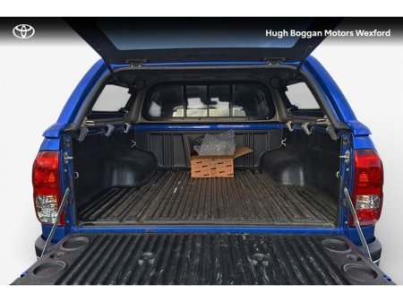 2025 Toyota Hilux 2.4D4D SR5 DOUBLE CAB €42,272 thumbnail