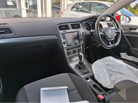 2016 Volkswagen Golf 1.2 TSI Comfort €13,995 thumbnail