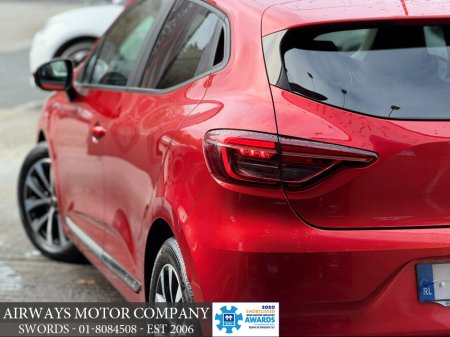 2021 Renault Clio ICONIC 1.0T MANUAL - LOW KMS €14,995 thumbnail