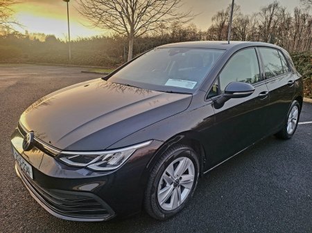 2021 Volkswagen Golf  €14,999 thumbnail