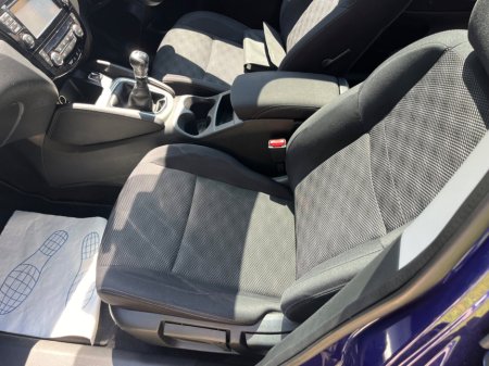 2017 Nissan Qashqai 1.5 DSL SV €11,950 thumbnail