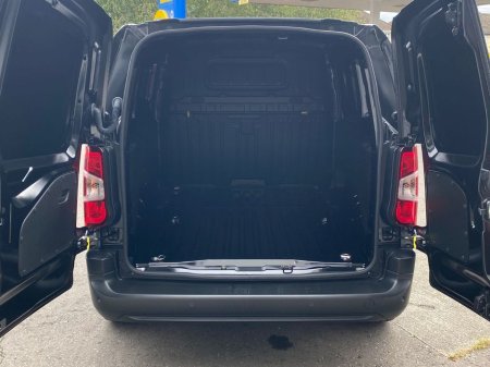 2025 Fiat Doblo SWB 1.5TD (100HP) 650KG Payload , 3 Front Seats €21,995 thumbnail