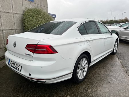 2016 Volkswagen Passat HIGHLINE 1.6 TDI AUTOMATIC //R-LINE EXTERIOR//FULL LEATHER//REVERSE CAMERA//KEYLESS ENTRY//ADAPTIVE CRUISE CONTROL//HEATED STEERING WHEEL// €17,950