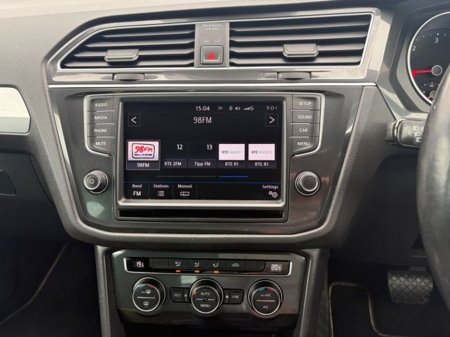 2017 Volkswagen Tiguan - thumbnail 19