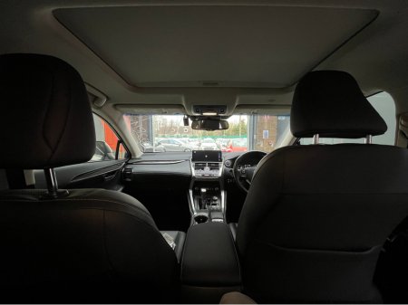 2019 Lexus NX 300 h - thumbnail 19