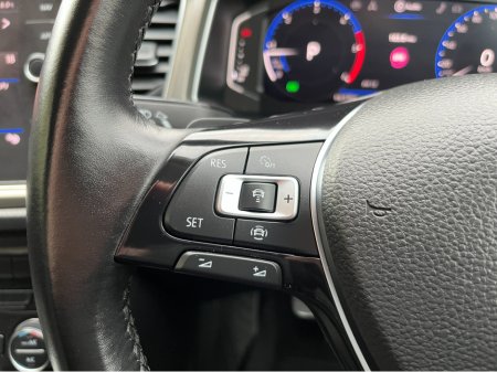 2020 Volkswagen T-Roc STYLE DESIGN AUTOMATIC 2.0 DIESEL //KEYLESS ENTRY//2 TONE PAINT//ADAPTIVE CRUISE CONTROL//REVERSE CAMERA// €23,950 thumbnail