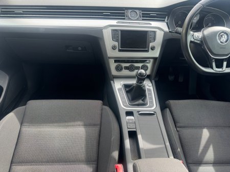 2015 Volkswagen Passat - thumbnail 8