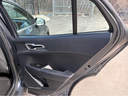 2024 Kia Sportage - thumbnail 13