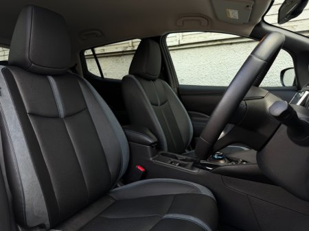 2024 Nissan Leaf - thumbnail 7